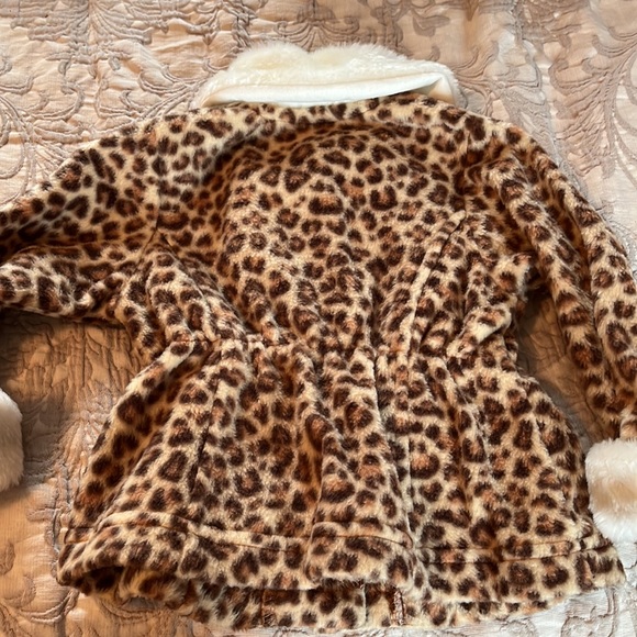 Baby Q leopard print jacket, size 12 mo, polyester, great condition. $25 - Picture 2 of 3